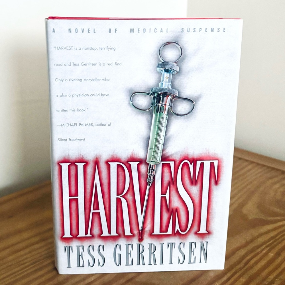 💥 Harvest by Tess Gerritsen